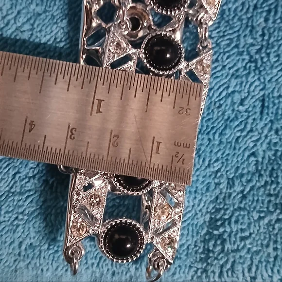 Elegant Silver and Black Crystal Bracelet - Picture 3 of 7